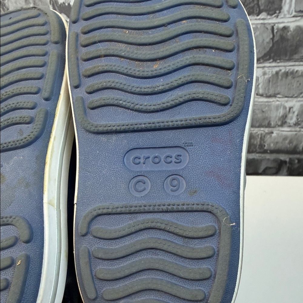 CROCS Navy and Gray Sandals - Picture 5 of 8